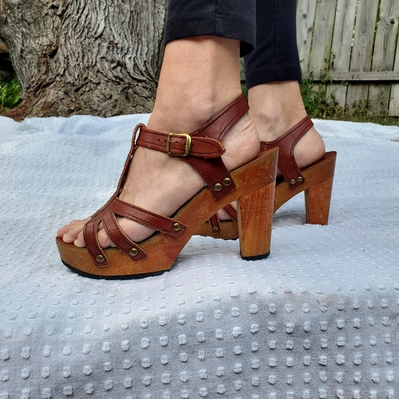 Vintage Shoes - Vintage wooden/leather pumps sz 8